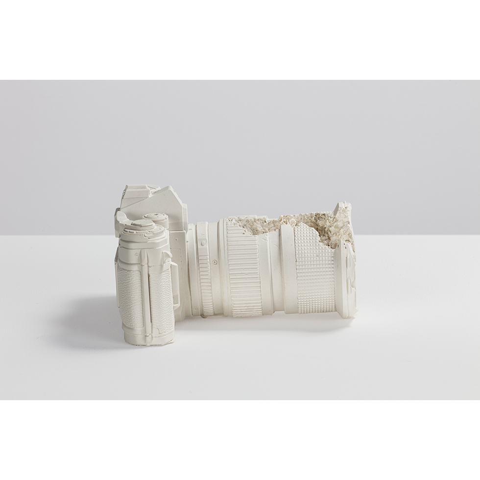 <a href="https://www.ueshima-collection.com/artist-list/7" style="color:inherit">DANIEL ARSHAM</a>:Future Relic 02 (35mm Camera)