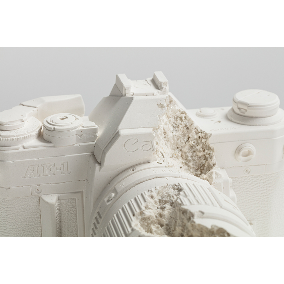 <a href="https://www.ueshima-collection.com/artist-list/7" style="color:inherit">DANIEL ARSHAM</a>:Future Relic 02 (35mm Camera)