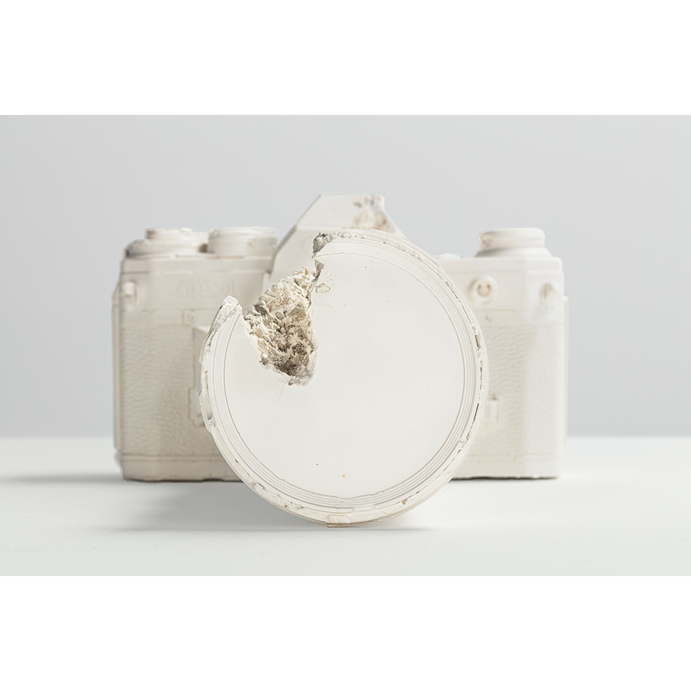 <a href="https://www.ueshima-collection.com/artist-list/7" style="color:inherit">DANIEL ARSHAM</a>:Future Relic 02 (35mm Camera)