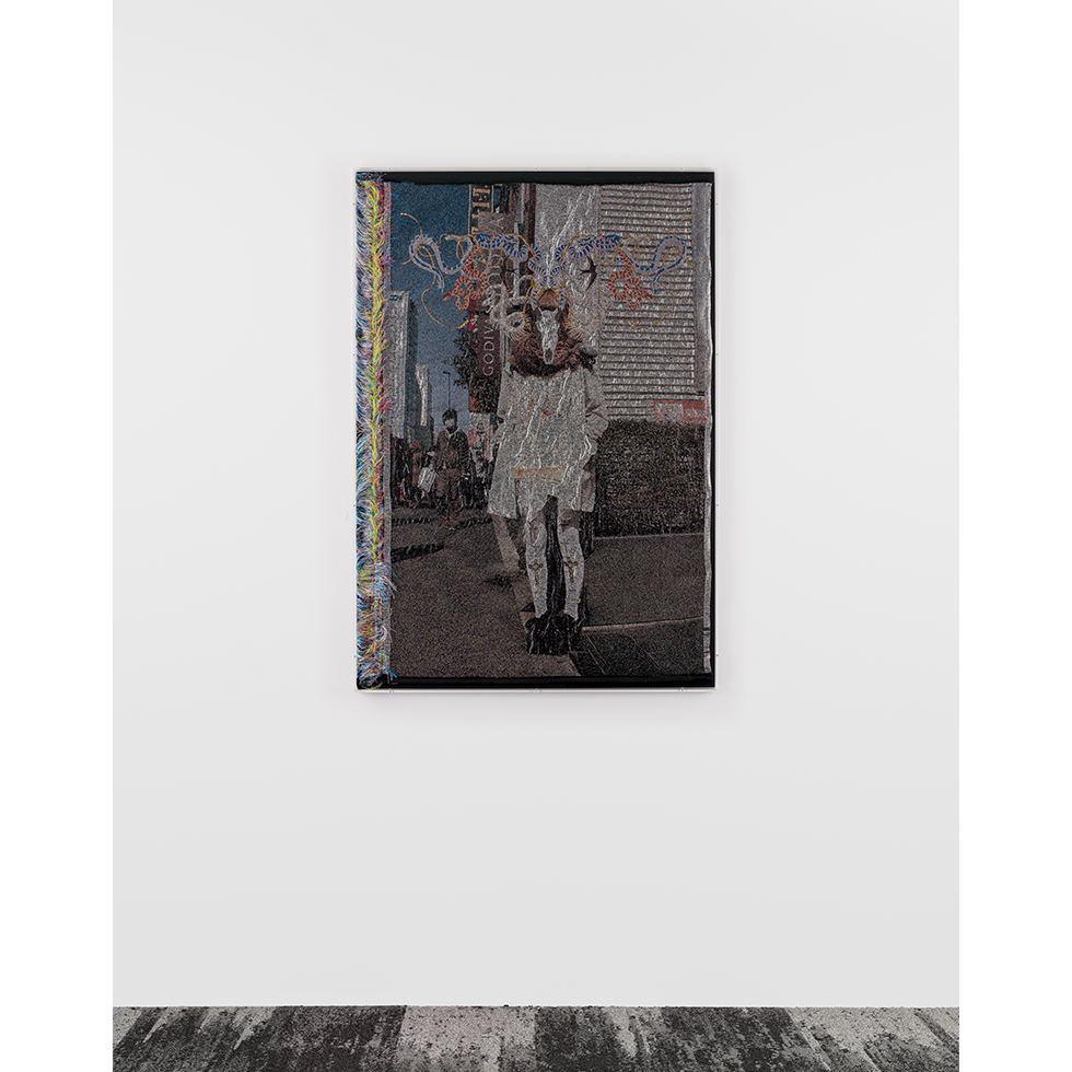 <a href="https://www.ueshima-collection.com/artist-list/63" style="color:inherit">清川あさみ</a> / <a href="https://www.ueshima-collection.com/artist-list/63" style="color:inherit">ASAMI KIYOKAWA</a>:And yet it moves
