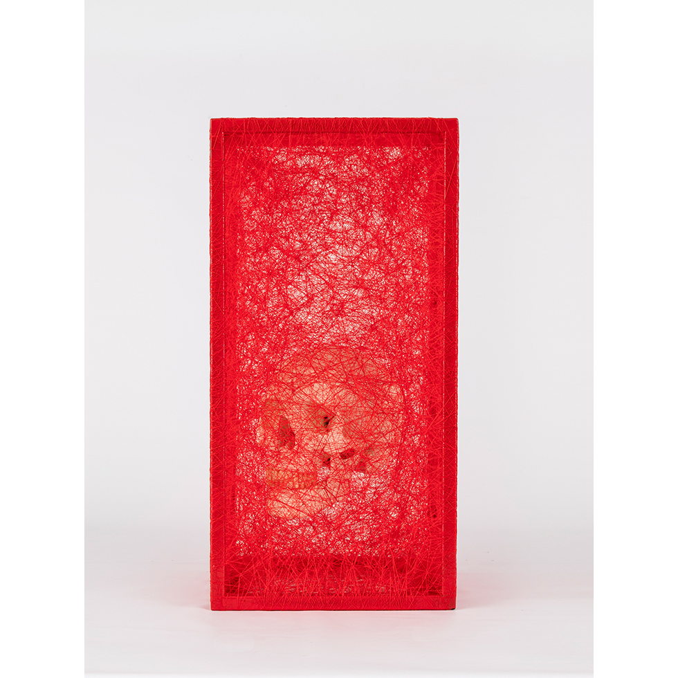 <a href="https://www.ueshima-collection.com/artist-list/90" style="color:inherit">塩田千春</a> / <a href="https://www.ueshima-collection.com/artist-list/90" style="color:inherit">CHIHARU SHIOTA</a>:存在様態 (髑髏) / State of Being (Skull)
