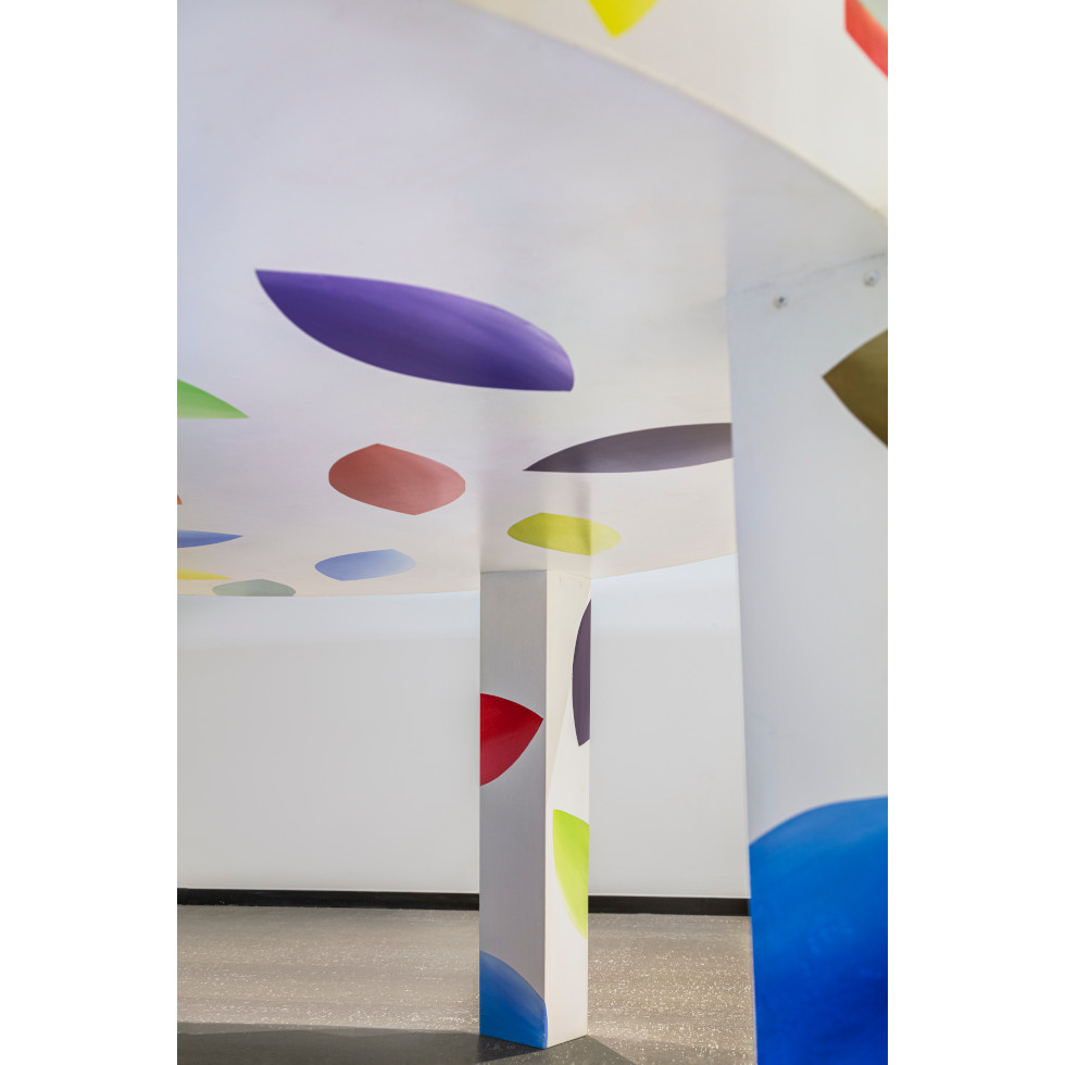 <a href="https://www.ueshima-collection.com/artist-list/230" style="color:inherit">NICOLAS PARTY</a>:Almond Pattern Table
