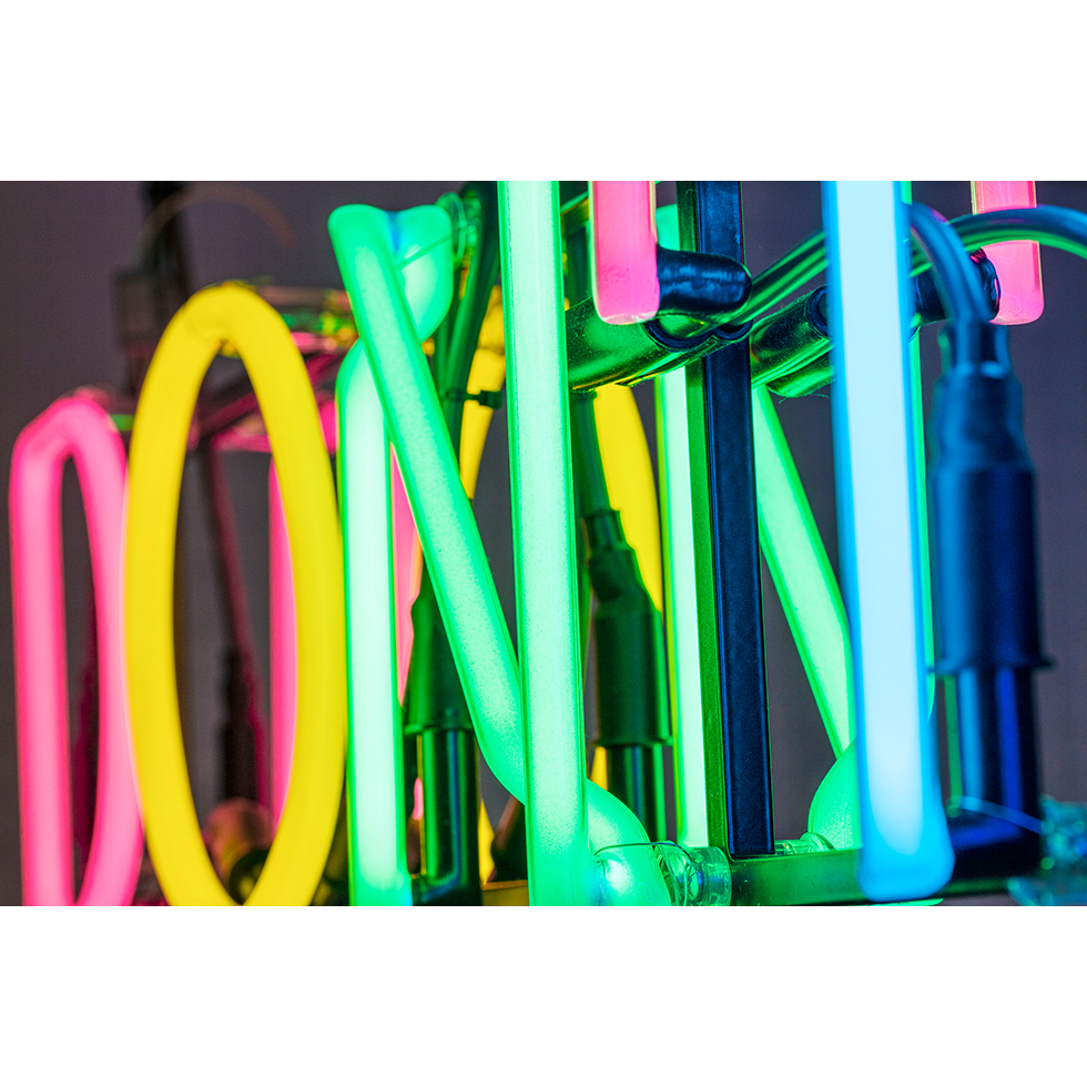 <a href="https://www.ueshima-collection.com/artist-list/93" style="color:inherit">MARTIN CREED</a>:Work No. 2204 (DON’T WORRY)