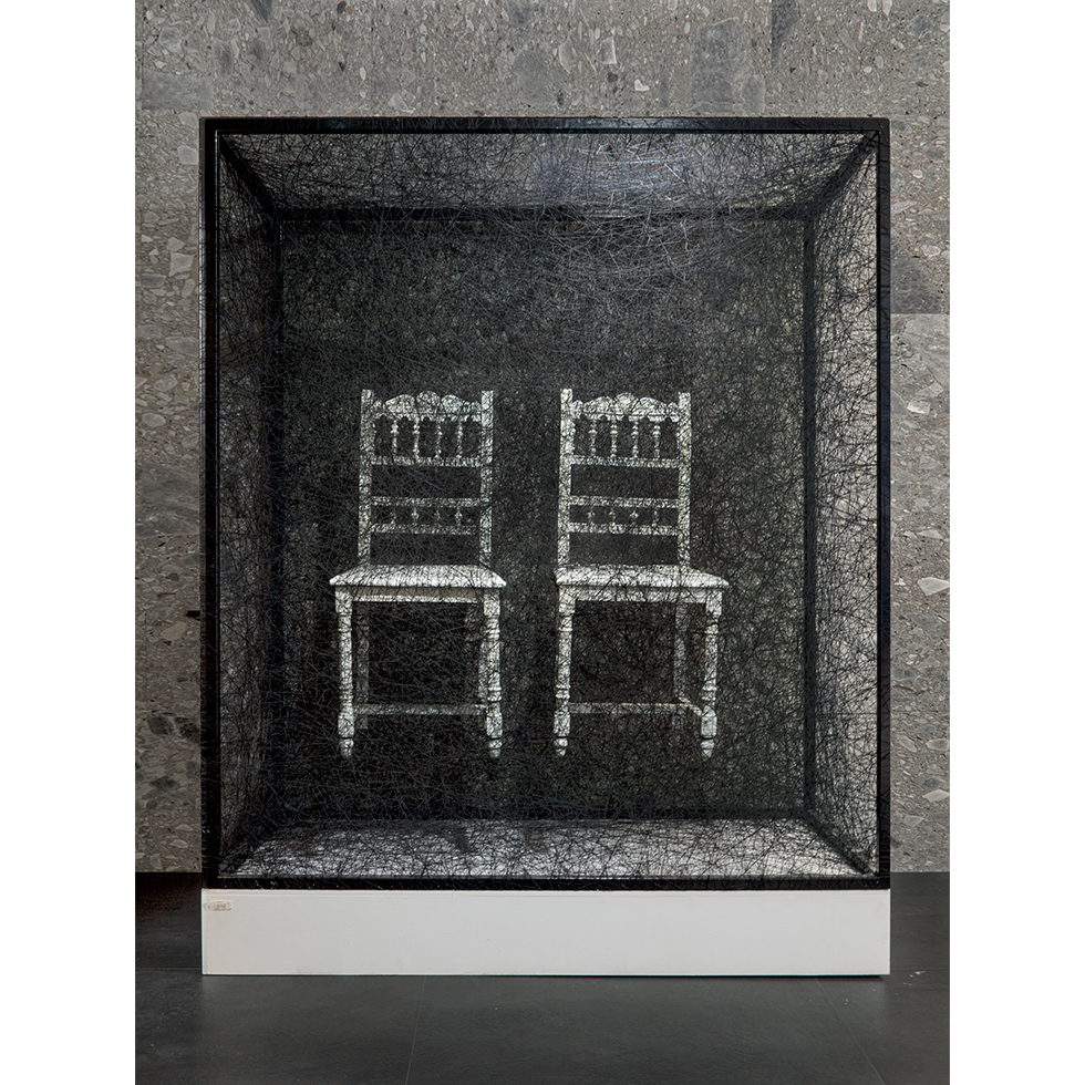 <a href="https://www.ueshima-collection.com/artist-list/90" style="color:inherit">塩田千春</a> / <a href="https://www.ueshima-collection.com/artist-list/90" style="color:inherit">CHIHARU SHIOTA</a>:State of Being (Two Chairs)