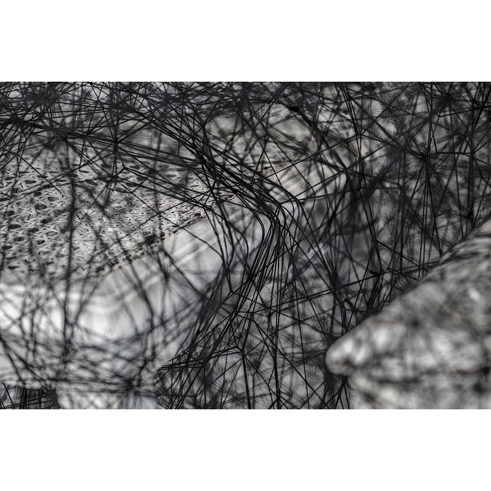 <a href="https://www.ueshima-collection.com/artist-list/90" style="color:inherit">塩田千春</a> / <a href="https://www.ueshima-collection.com/artist-list/90" style="color:inherit">CHIHARU SHIOTA</a>:State of Being (Two Chairs)