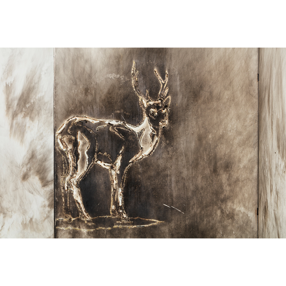 <a href="https://www.ueshima-collection.com/artist-list/249" style="color:inherit">CHIM↑POM FROM SMAPPA!GROUP</a>:平和の日 (鹿) / The Peace Day (Deer)