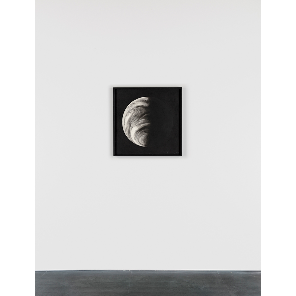 <a href="https://www.ueshima-collection.com/artist-list/151" style="color:inherit">ROBERT LONGO</a>:untitled (small Venus)