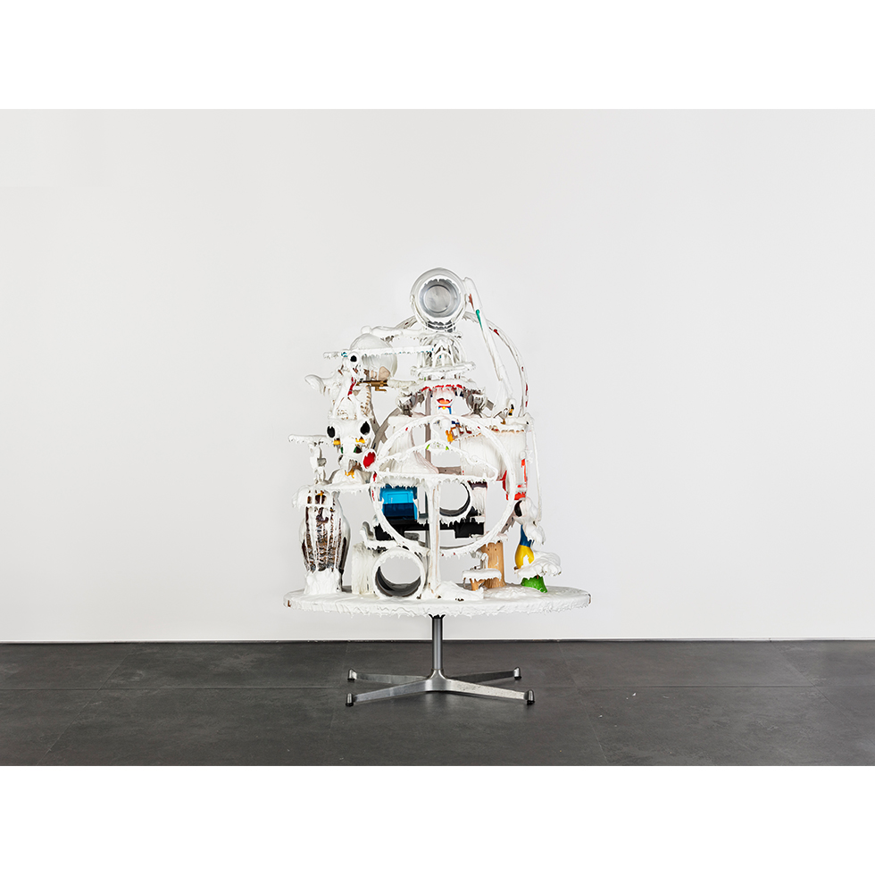 <a href="https://www.ueshima-collection.com/artist-list/162" style="color:inherit">金氏徹平</a> / <a href="https://www.ueshima-collection.com/artist-list/162" style="color:inherit">TEPPEI KANEUJI</a>:White Discharge (Built-up Objects) #48