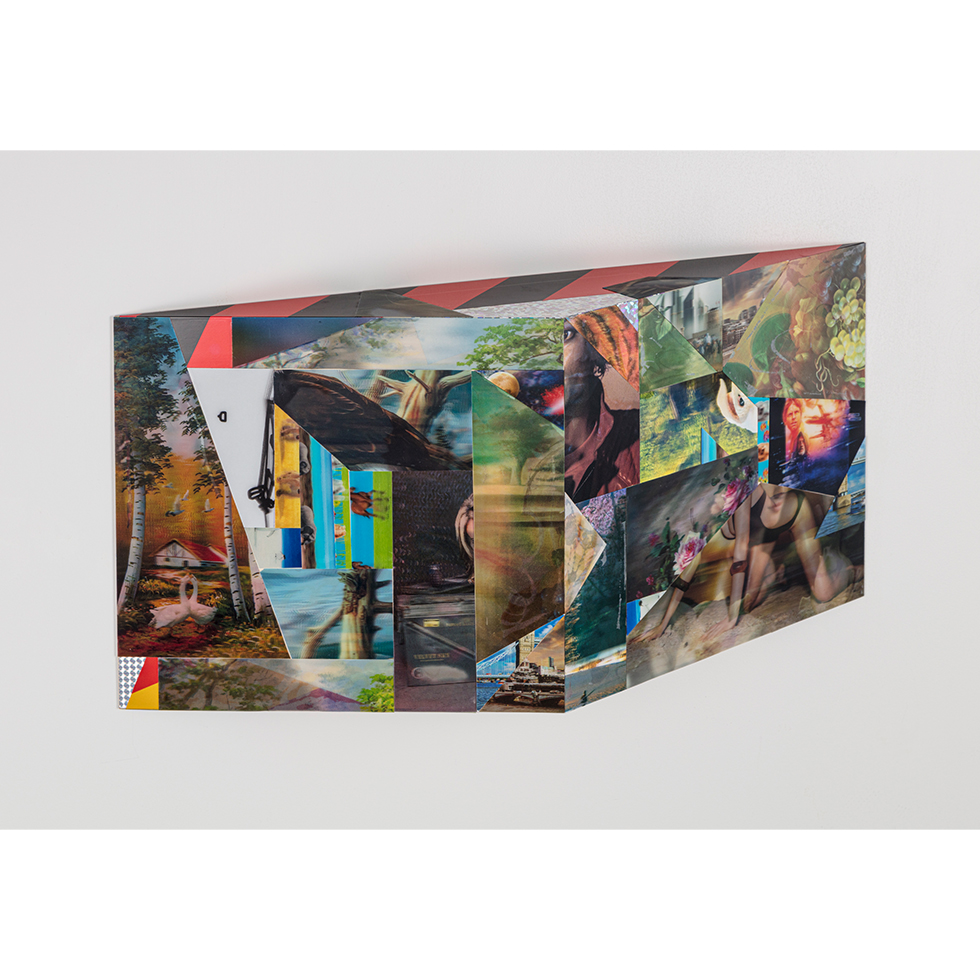 <a href="https://www.ueshima-collection.com/artist-list/162" style="color:inherit">金氏徹平</a> / <a href="https://www.ueshima-collection.com/artist-list/162" style="color:inherit">TEPPEI KANEUJI</a>:Ghost in the Liquid Room(lenticular)#11