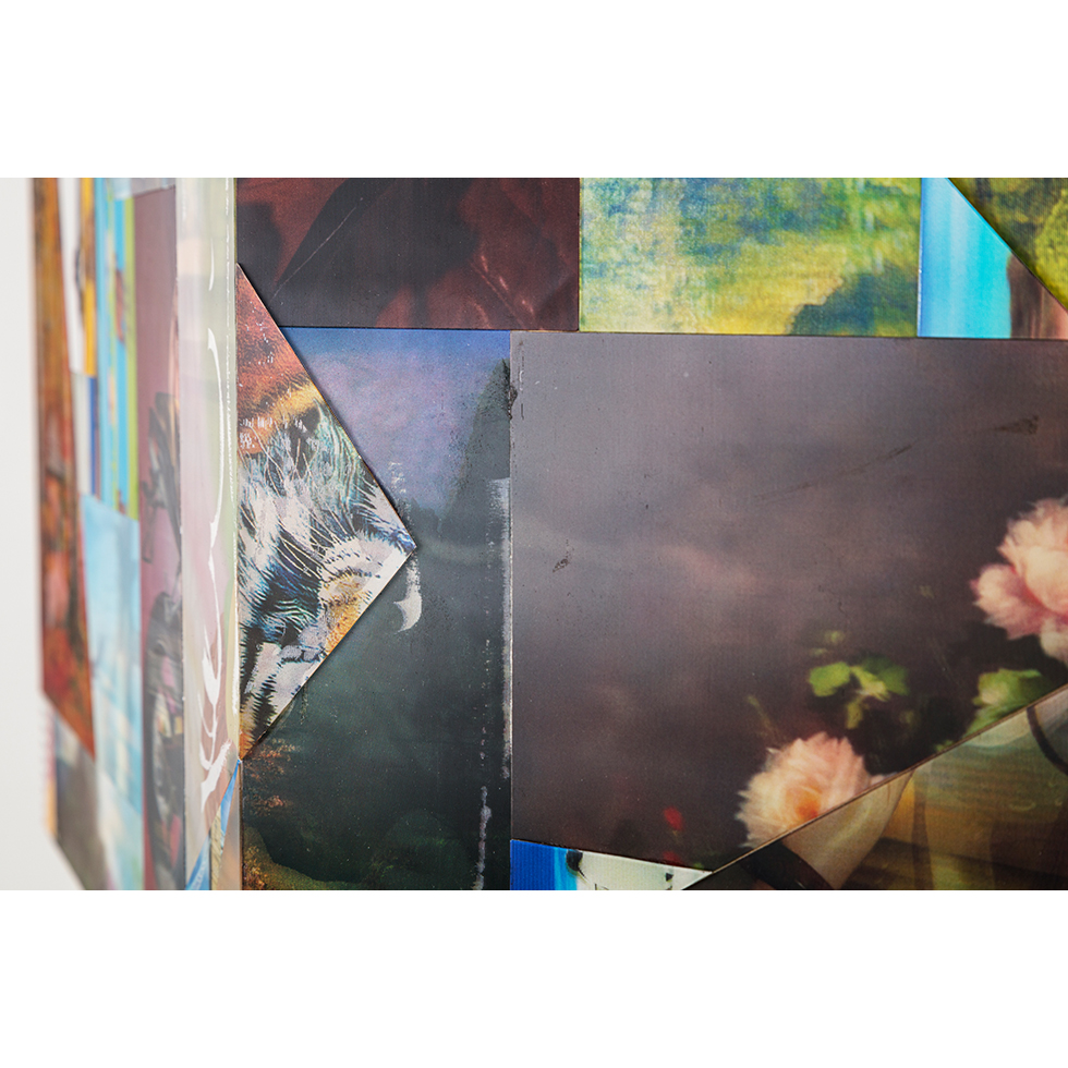 <a href="https://www.ueshima-collection.com/artist-list/162" style="color:inherit">金氏徹平</a> / <a href="https://www.ueshima-collection.com/artist-list/162" style="color:inherit">TEPPEI KANEUJI</a>:Ghost in the Liquid Room(lenticular)#11