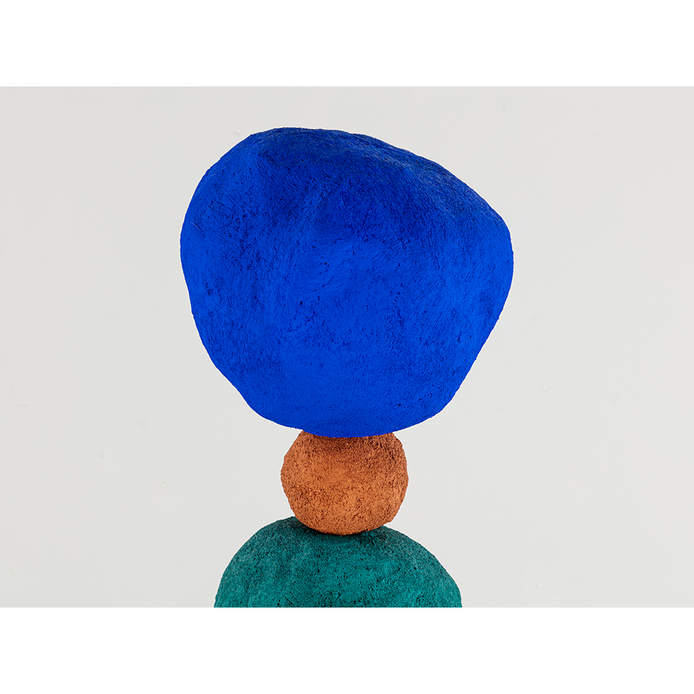 <a href="https://www.ueshima-collection.com/artist-list/274" style="color:inherit">ANNIE MORRIS</a>:Stack 7, Ultramarine Blue