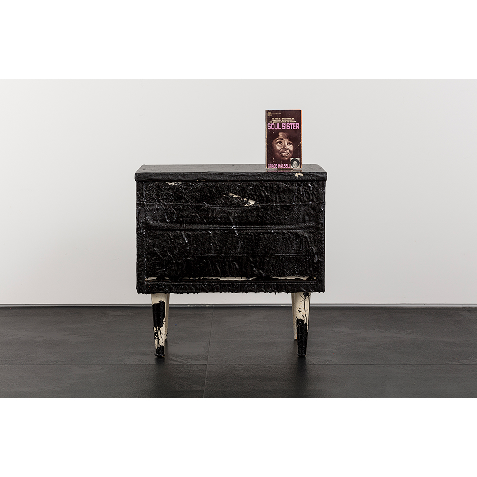 <a href="https://www.ueshima-collection.com/en/artist-list/130" style="color:inherit">THEASTER GATES</a>:Night Stand for Soul Sister