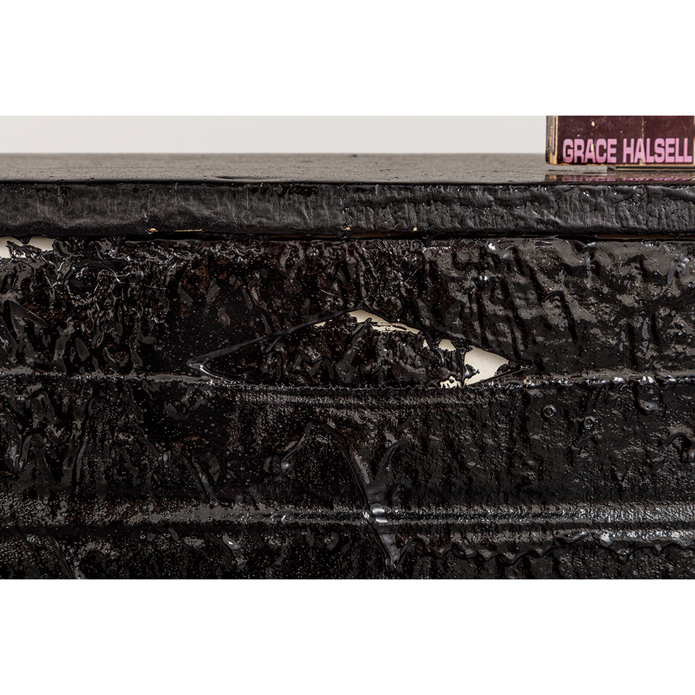 <a href="https://www.ueshima-collection.com/en/artist-list/130" style="color:inherit">THEASTER GATES</a>:Night Stand for Soul Sister